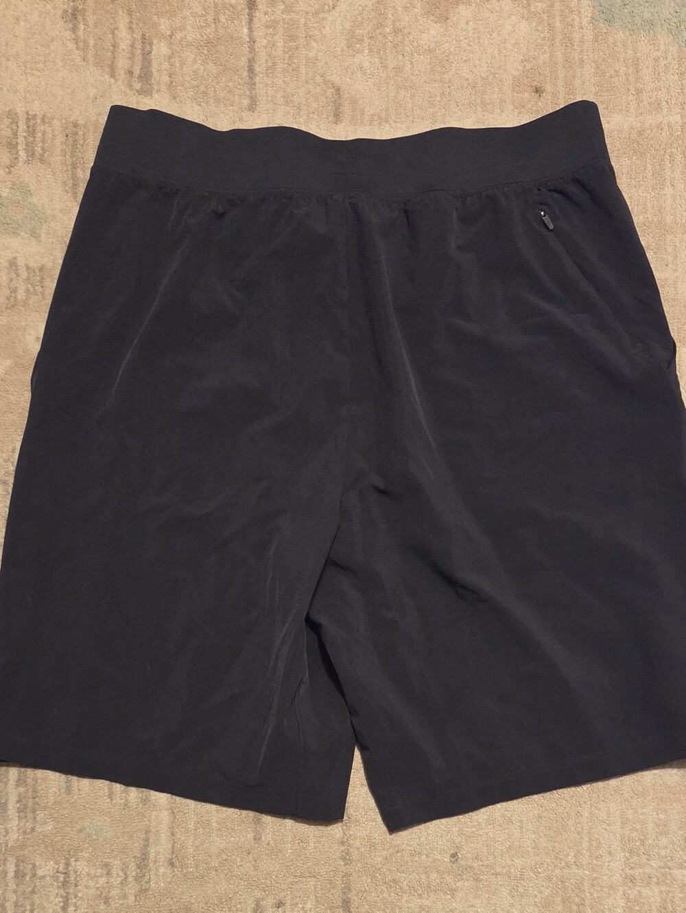 Alo Yoga 9" Repetition Shorts. Black. Size L. EUC - Picture 2 of 6